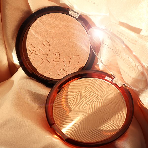 Sunlit Bliss Face & Body Highlighter från Makeup Mekka – bild 5