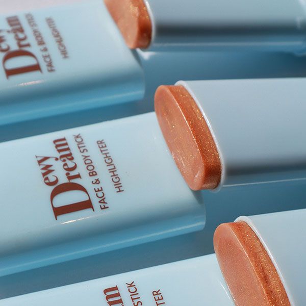Dewy Dream Face & Body Highlighter från Makeup Mekka – bild 3