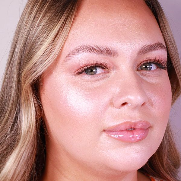 Glow On Roll-On Liquid Highlighter från Makeup Mekka – bild 3
