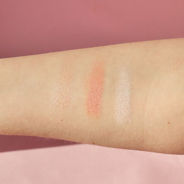 It's A Match! Blushlighter från Makeup Mekka – bild 3