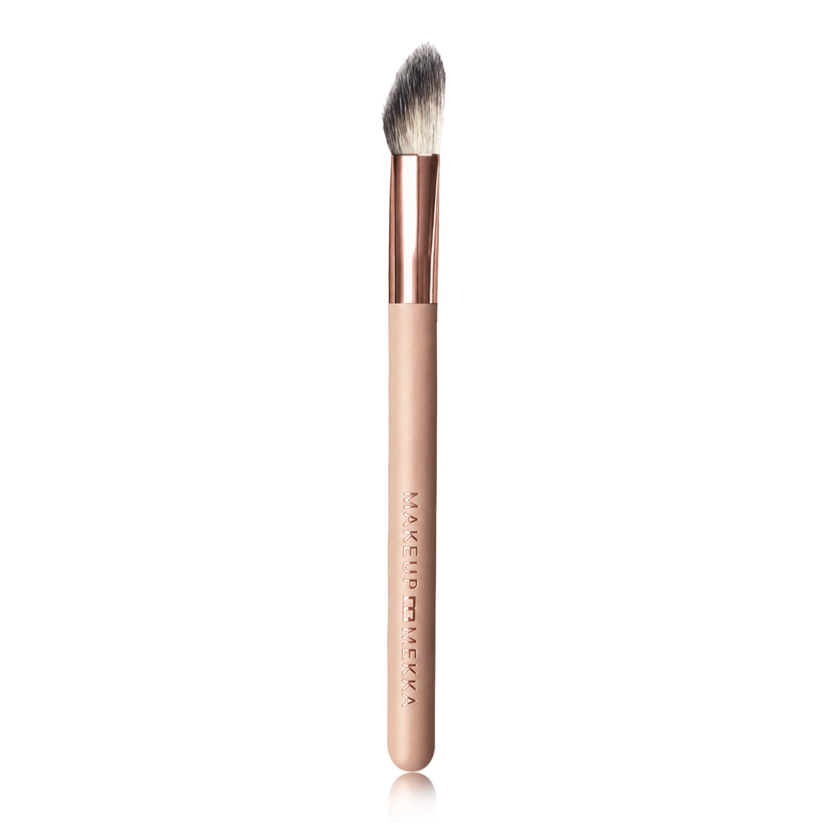 330 Brightening Concealer Brush från Makeup Mekka