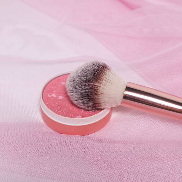 306 Blush Brush från Makeup Mekka – bild 3