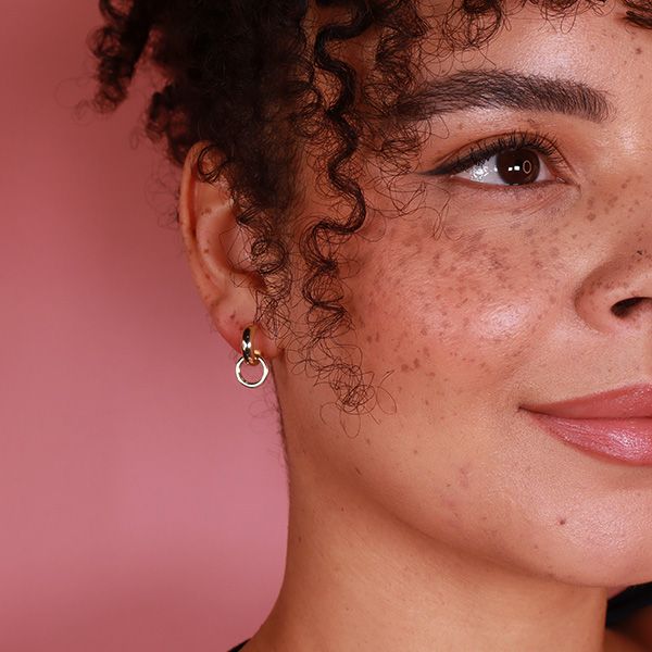 Golden Circle Earrings från Makeup Mekka – bild 3