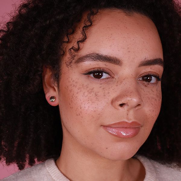 Wavey Dome Earrings från Makeup Mekka – bild 3
