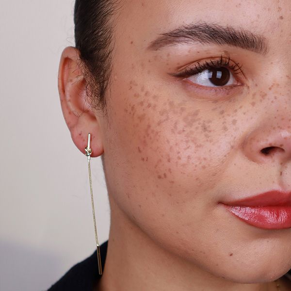 Golden Line Earrings från Makeup Mekka – bild 4