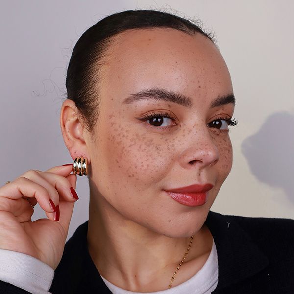 Bold Curve Earrings från Makeup Mekka – bild 2