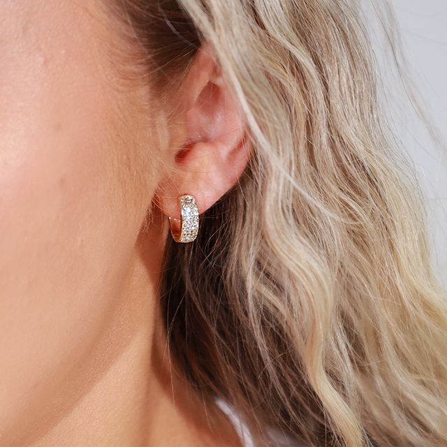 Crystal Crush Huggie Hoops från Makeup Mekka – bild 3